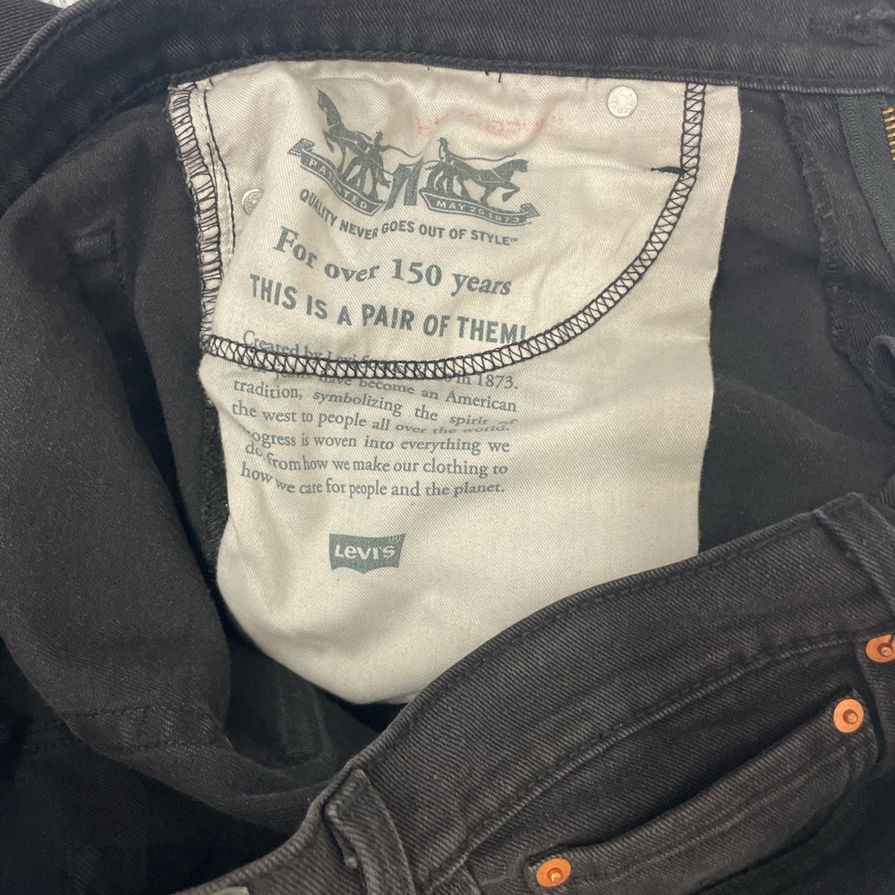 Levi's Men's Slim Black Jeans NV - Picture 2 of 13